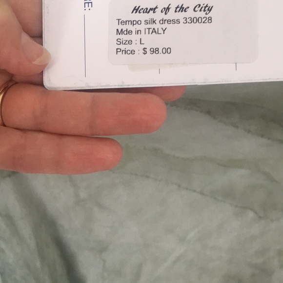 NWT Gorgeous green ombré tiered dress. - Picture 4 of 5